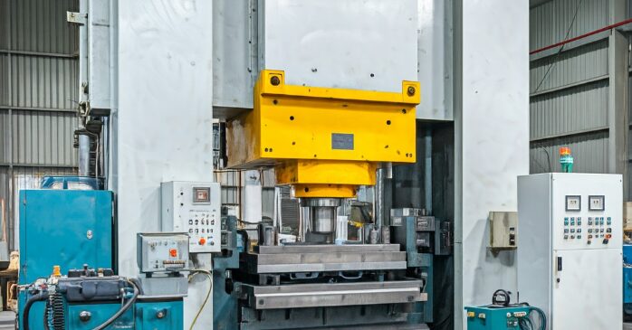 金属加工プレスの基礎から応用までを初心者でもわかる解説! - リョーユウ工業コーポレートサイト